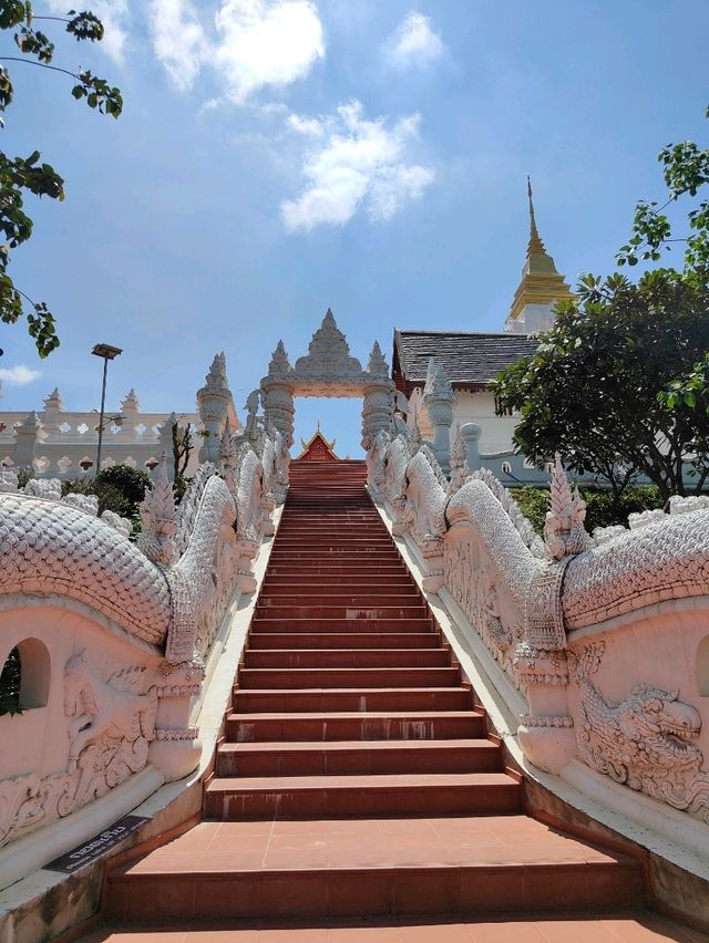 ชมความงามพระธาตุชัยภูมิ