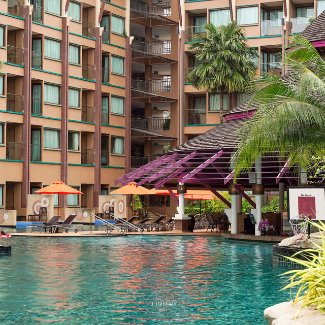 พักผ่อนใจกลางป่าตองกับ Novotel Phuket Vintage Park