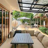  Little Zoo Garden Cafe