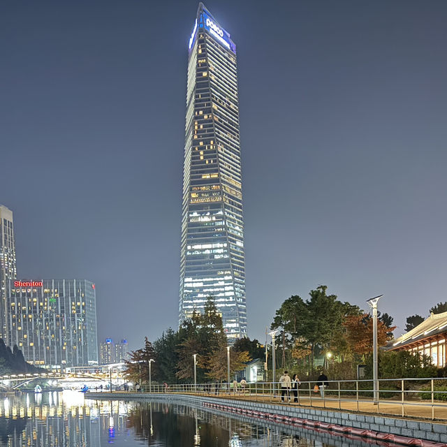 도심 속 호수에서 보트 체험하기