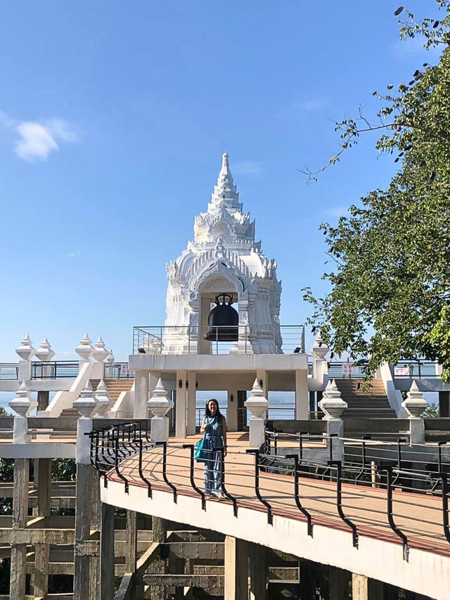 🛕 พระธาตุจอมจอง