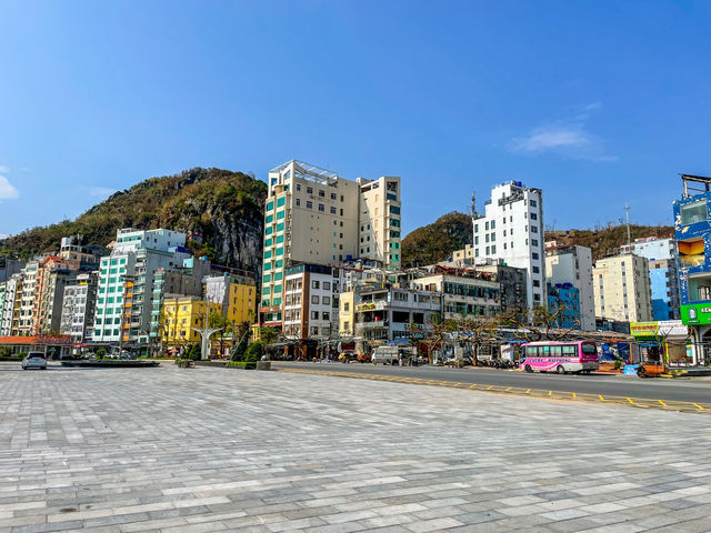 깟바광장...깟바섬 휴양의 중심..Quảng trường Cát Bà