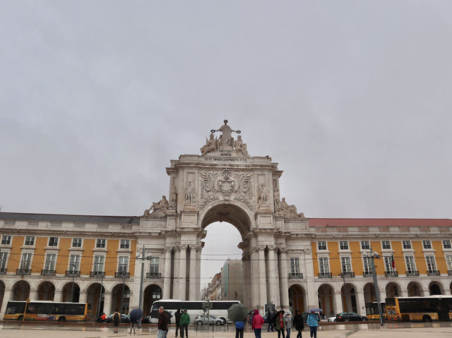 葡萄牙🇵🇹里斯本｜商業廣場和紅色電車 😍
