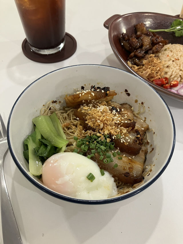 방콕 카오산로드 맛집 - 아시안 푸드🥢