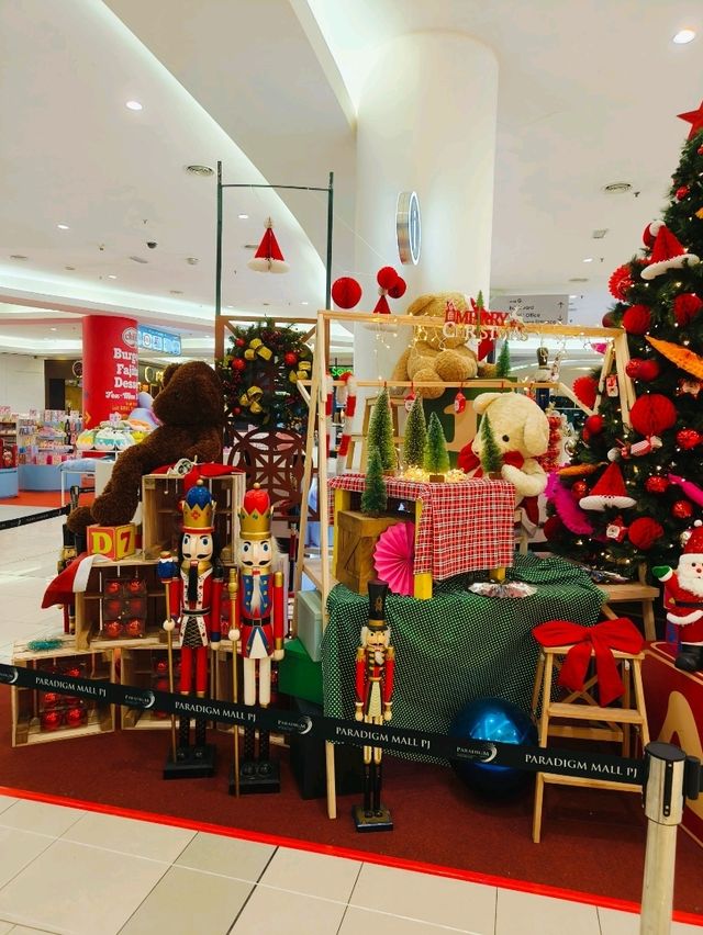 Step Into a Festive Wonderland at Paradigm Mall