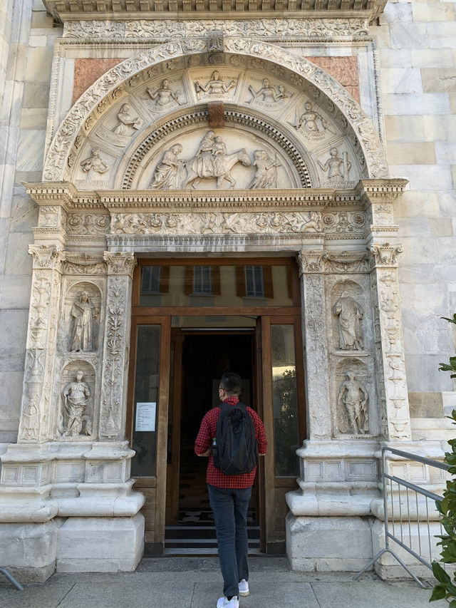 Timeless Elegance: Exploring the History and Beauty of Como Cathedral