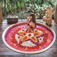 【バリ旅行】インスタ映えNO.1！UDAYA RESORTのフラワーバス♡！ 