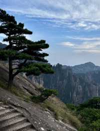 🏞️ Hiking Huangshan: A Journey Through China’s Yellow Mountains 🌄