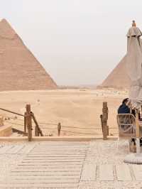 9 Pyramids Lounge 