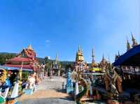 ชมสถาปัตยกรรมปูนปั้นที่งดงาม มีเอกลักษณ์