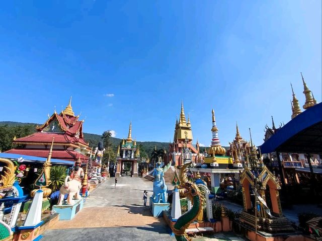 ชมสถาปัตยกรรมปูนปั้นที่งดงาม มีเอกลักษณ์