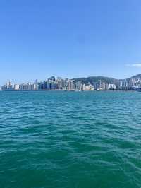 🌊 🇭🇰瞬間讓人充滿活力的湛藍「維多利亞港」😍🌅💕