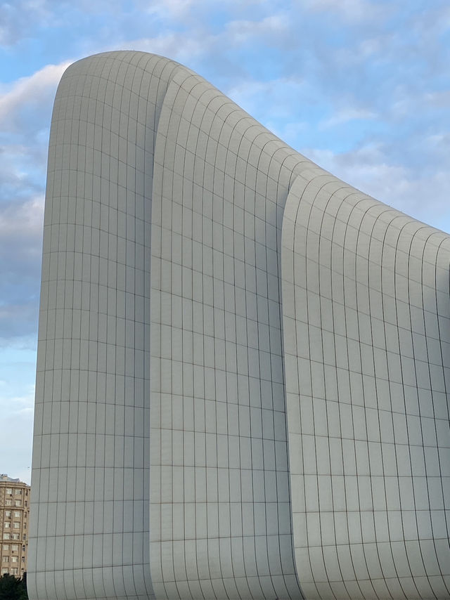 Heydar Aliyev Center:Wave of Inspiration