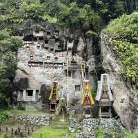 Kuburan Batu Lemo in Toraja, giving me a goosebumps 😆