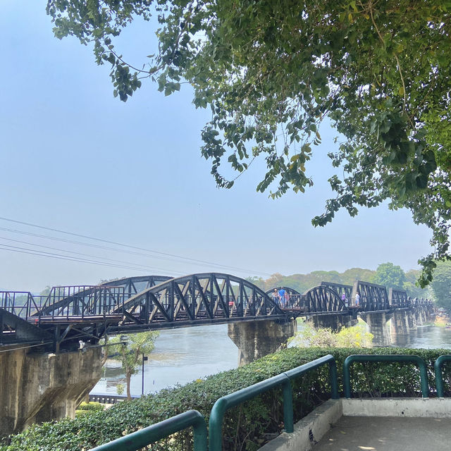 สะพานข้ามแม่น้ำแคว กาญจนบุรี