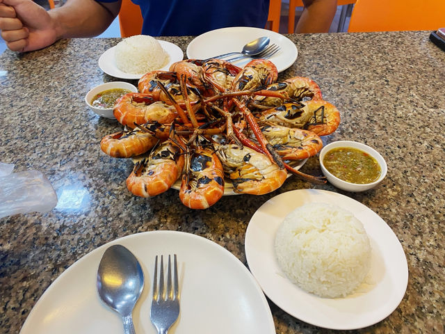 ร้านกุ้งเพื่อนแพรว - กุ้งเผารสเด็ดอยุธยา