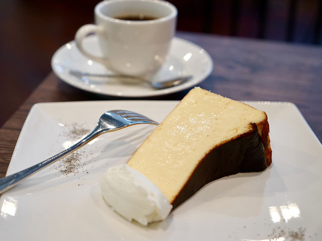A Cozy Café Escape in the Heart of Kabukicho☕️