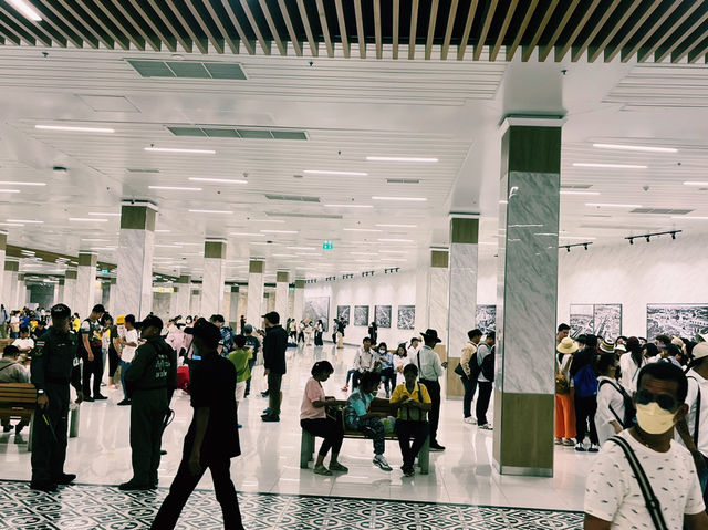 泰國曼谷當地著名城市保護神廟推薦：國柱神廟，適合求好運拍照打卡遊玩。 