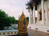 泰國曼谷湄南河畔著名皇家古跡寺廟景點：Wat Ratchaburana Ratchaworawihan 拉嘉布拉那寺，適合拍照📸打卡冥想