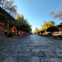 Lijiang Winter Wonderland: Snow-Capped Peaks, Ancient Streets, and Modern Comforts