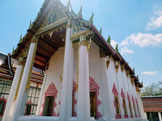 泰國曼谷古跡皇家寺廟華人文化古廟金佛寺唐人街一日遊行程，高大雄偉金塔，適合拍照📸打卡祈福