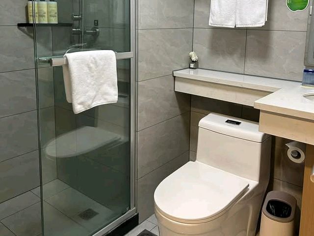 Shanghai Joyful Yard Hotel