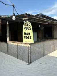 Relax and Refuel at Dina’s Warung in Kuta, Lombok 🍛🌴  