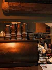 🇯🇵 Discover Cozy Delights at Neel Cafe in Charming Nakazaki Town