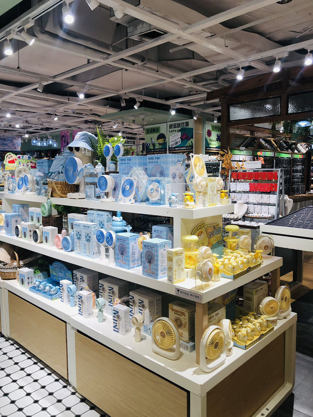 很多不同種類的精品，大開眼界