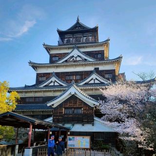 Spring Trip to Hiroshima Castle, the Reborn Carp Castle after Atomic Bomb Destruction
