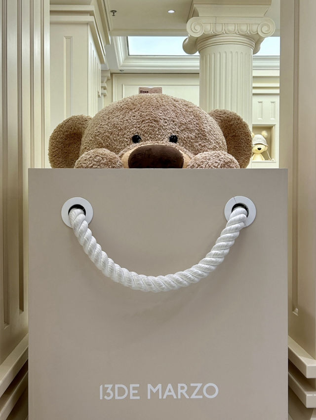Bear Hugs in a Cup: The Whimsical World of 13DE MARZO Café🐻