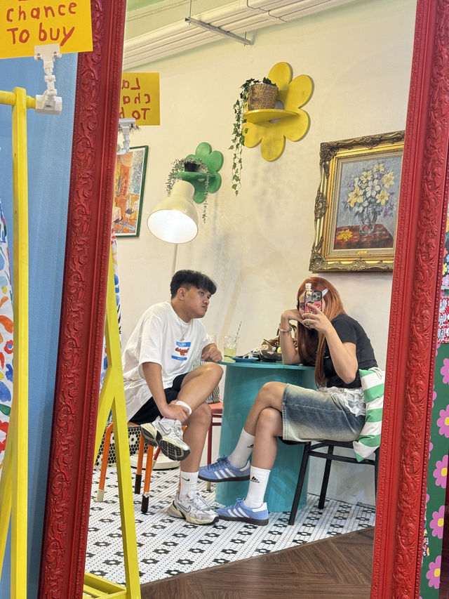 Old Day Bloom Cafe 