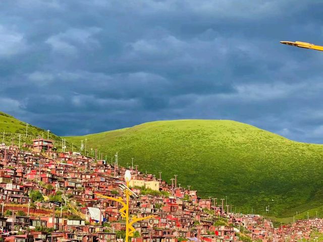 Serthar Buddhist Academy: A Majestic Sanctuary of Tibetan Wisdom