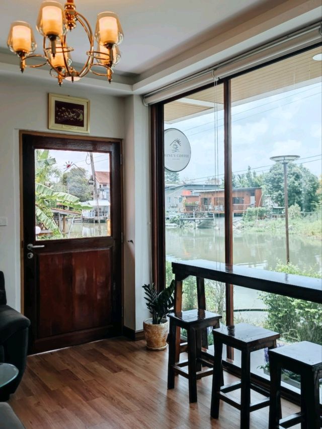 SHINE 'S COFFEE คาเฟ่ริมคลอง ปากเกร็ด นนทบุรี