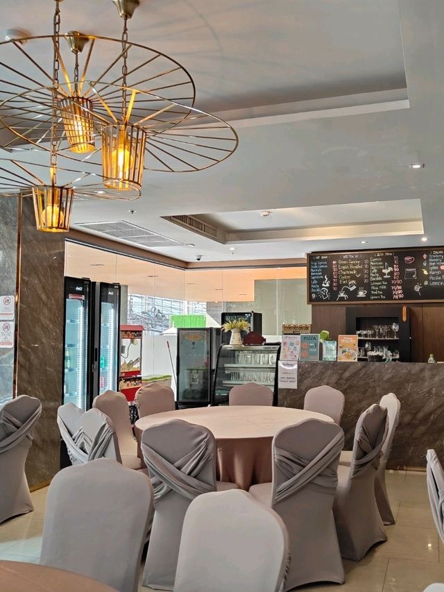โรงแรมเดอไพร์ม @รางน้ำ