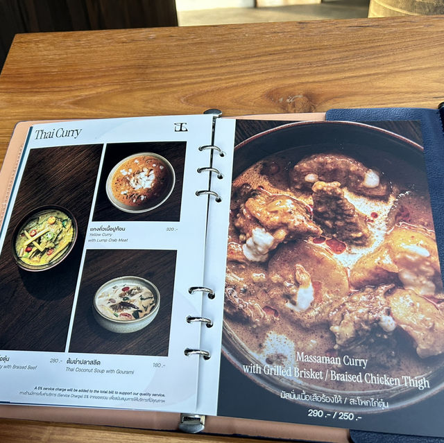 ร้านอาหารริมแม่น้ำ อยุธยา