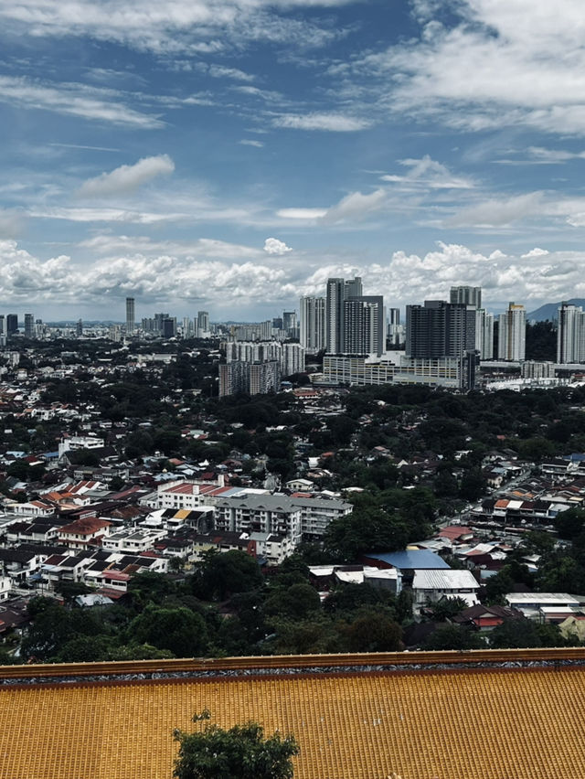 🌿 A Penangite’s Love Letter to Kek Lok Si Temple 🌸