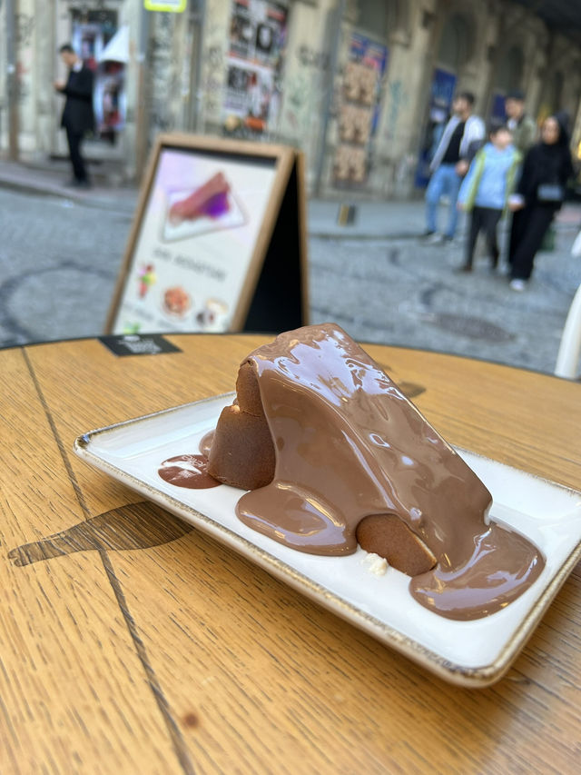 【トルコ】　イスタンブールぶらり散歩ガラタ塔