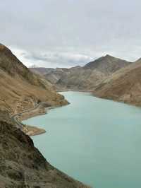 Yamdrok Lake: A Heavenly Gem in the Heart of Tibet