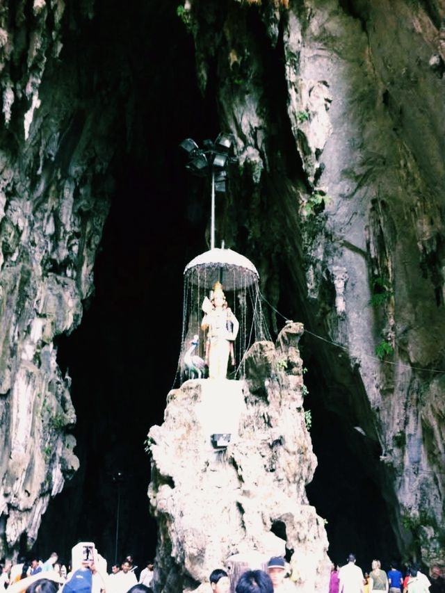 Batu Caves: A Majestic Blend of Nature, Culture, and Spirituality