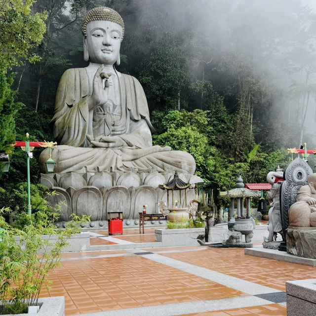A Serene Escape at Chin Swee Caves Temple