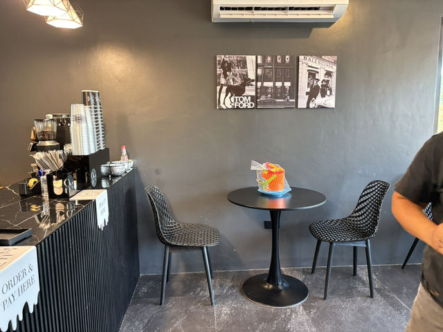 Ohm1994 Cafe & Bakery