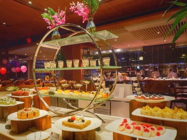 บุฟเฟ่ต์นานาชาติ 27 Bites at Radisson Blu Plaza