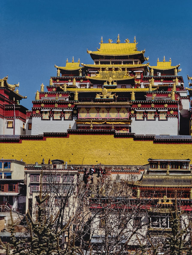 Songzanlin Monastery (松赞林寺): A Spiritual Journey into Shangri-La’s Heart