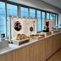 シンガポール・ブーンレイの工業団地の隠れ家カフェ