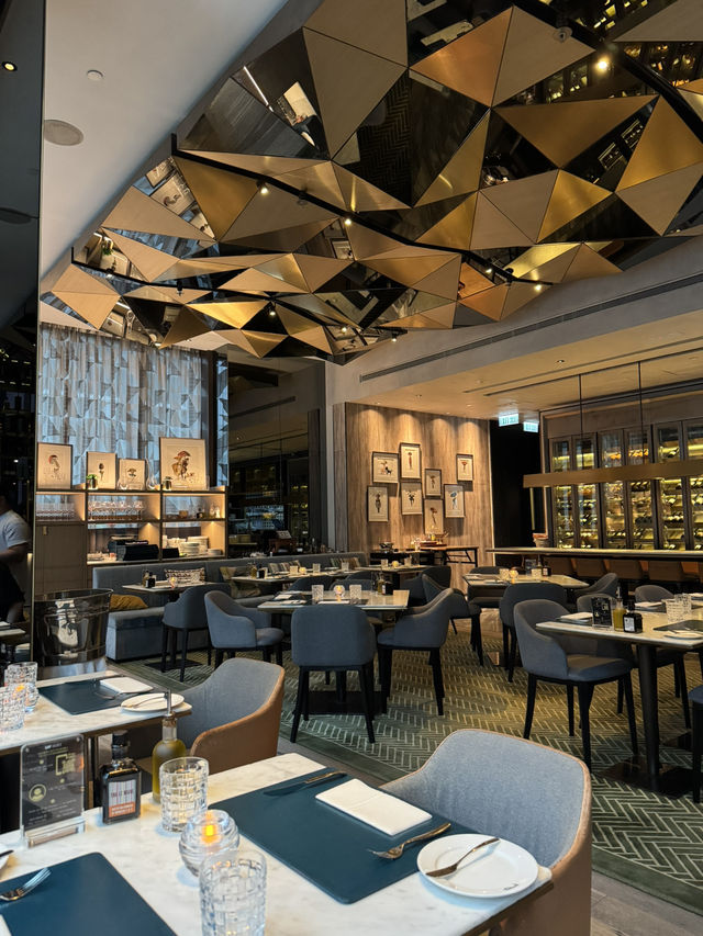 🏙️【中環高質扒房！$388嘆和牛任食+龍蝦湯 仲有1小時free flow？】🥂 