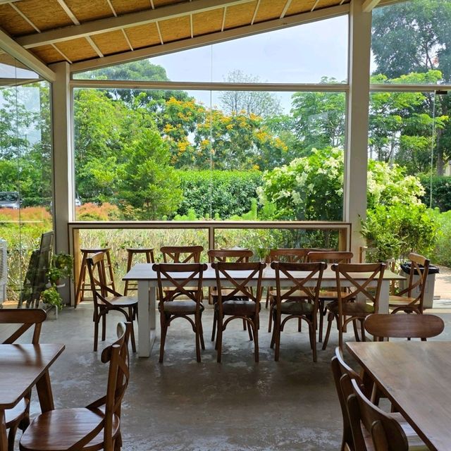 Bucolic คาเฟ่ background ภูเขาที่ใครๆก็ต้องมา