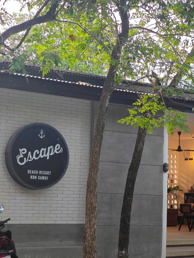 Escape Beach Resort เกาะสมุย