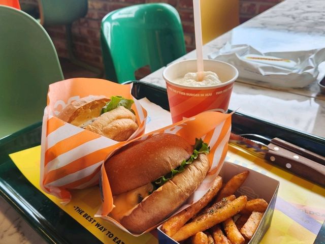 제주공항 월대천 근처 - 올드캡 버거, 제주 인생 버거 맛집