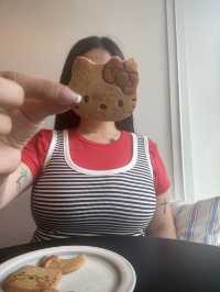 인스타에서 유행하는 키티 쿠키랑 인증샷 찍고싶다면🍪